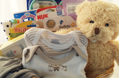 Neutral Essentials Deluxe Baby Gift Basket